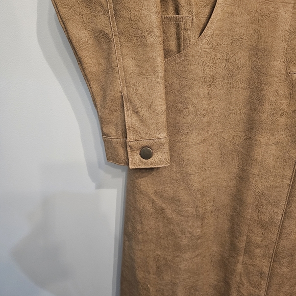 Long Rain Coat/Spring or Fall Rain Coat - Picture 4 of 7